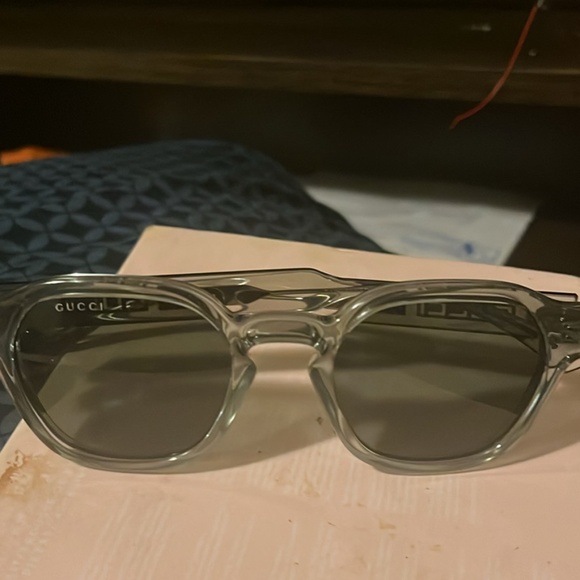 Authentic Gucci sunglasses - Picture 1 of 7